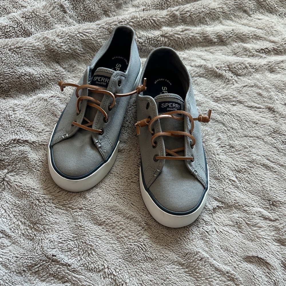 NWOT Women’s Sperry Top-Sider Charcoal‎ Sneakers with Tan Leather Laces